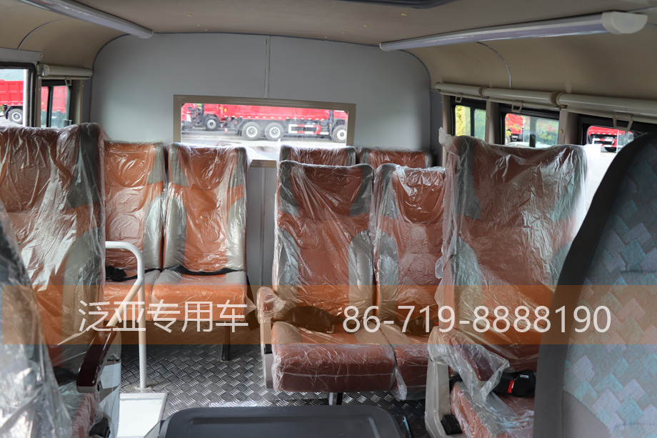 六驱工程车,3立方加运油车,六驱抢险救灾车,电力维修车,六驱罐式运输车,全驱加运油车,工程车改装,灾区救援车,六驱加运油车,6*6越野工程车,油罐车