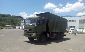 六驱厢式车易燃易爆危险品运输车