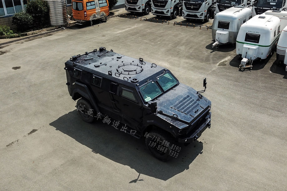 四驱东风猛士,防弹防护型运兵车