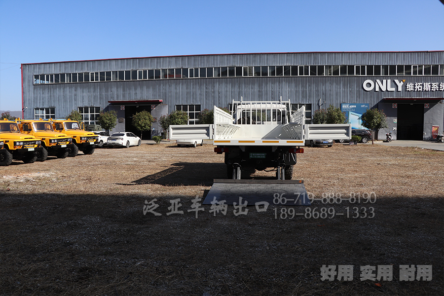 东风六驱,越野专用车底盘,东风EQ2070,长头越野卡车,东风双排驾驶室,东风4X4,145平头液压尾板载货汽车,东风越野运输车,东风4驱EQ2070