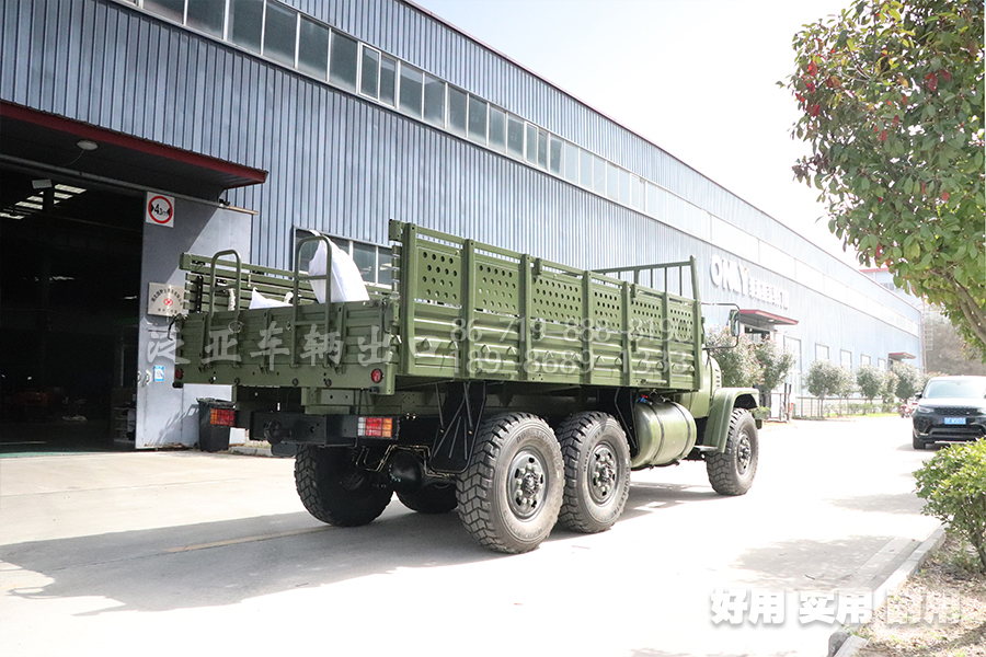 东风eq2100,东风四驱,东风六驱,东风运兵车,东风6驱越野车,东风特种车,东风六驱专用车,东风EQ245,东风卡车,东风商用车,东风汽车报价,东风卡车配置,东风越野车参数