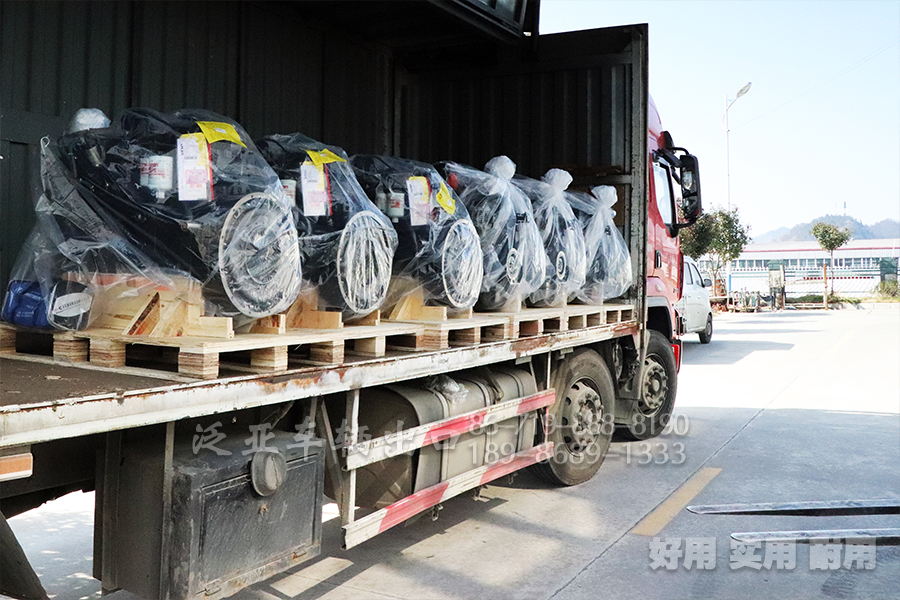 东风四驱六驱,东风越野卡车零部件,东风发动机,东风卡车车厢,东风变速箱,越野卡车大灯,东风EQ240,东风EQ245,东风EQ246运兵车,EQ2070运兵车,EQ2100,EQ2102,153驾驶室