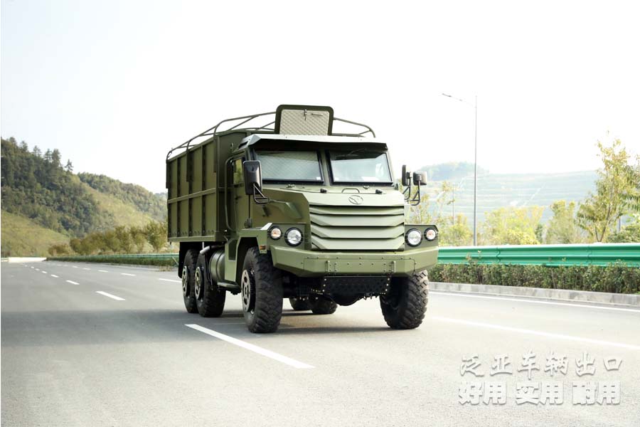 东风六驱卡车，东风装甲车，六驱装甲车，军用装甲车，装甲车出口，越野专用车，六驱越野卡车，装甲车定制