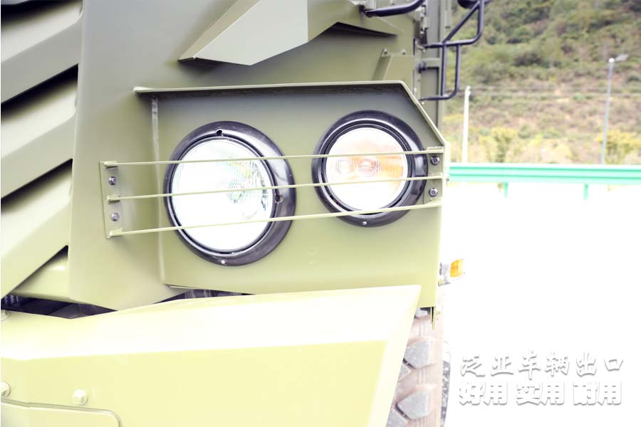 东风六驱卡车，东风装甲车，六驱装甲车，军用装甲车，装甲车出口，越野专用车，六驱越野卡车，装甲车定制