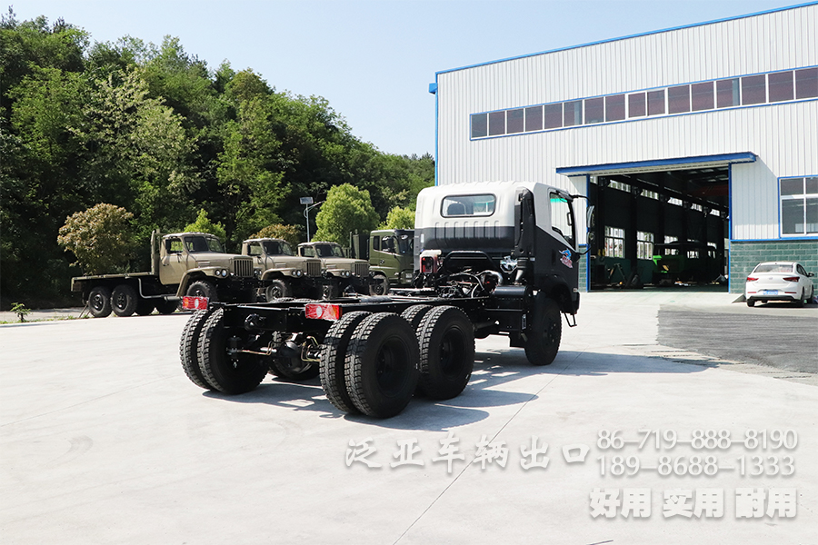 湖北越野专用车官网,湖北越野专用车有限公司官网,越野卡车定制,东风四驱六驱,东风军车改装,越野运兵车,森林消防车,四驱六驱越野车底盘,越野客车,越野卡车,专用车改装,工厂直销专用车、轻型越野卡车底盘、六驱卡车