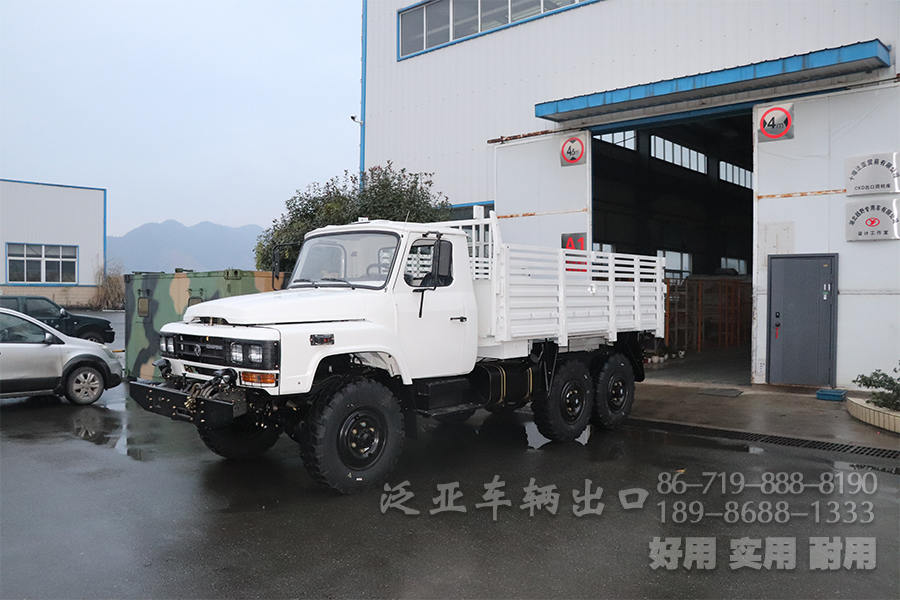 东风EQ2082、越野车、东风EQ240、湖北越野专用车官网,湖北越野专用车有限公司官网,越野卡车定制,东风四驱六驱,东风军车改装,越野运兵车,森林消防车,四驱六驱越野车底盘,越野客车,越野卡车,专用车改装,工厂直销专用车、轻型越野卡车底盘、六驱卡车