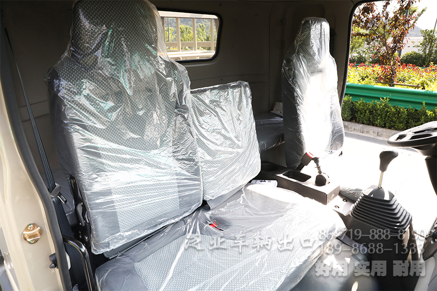 东风六驱,六驱越野卡车,平头卡车,柴油越野汽车,东风6*6卡车,东风6*6运兵车,东风运兵车,六驱运兵车,六驱民用车出口,卡车出口