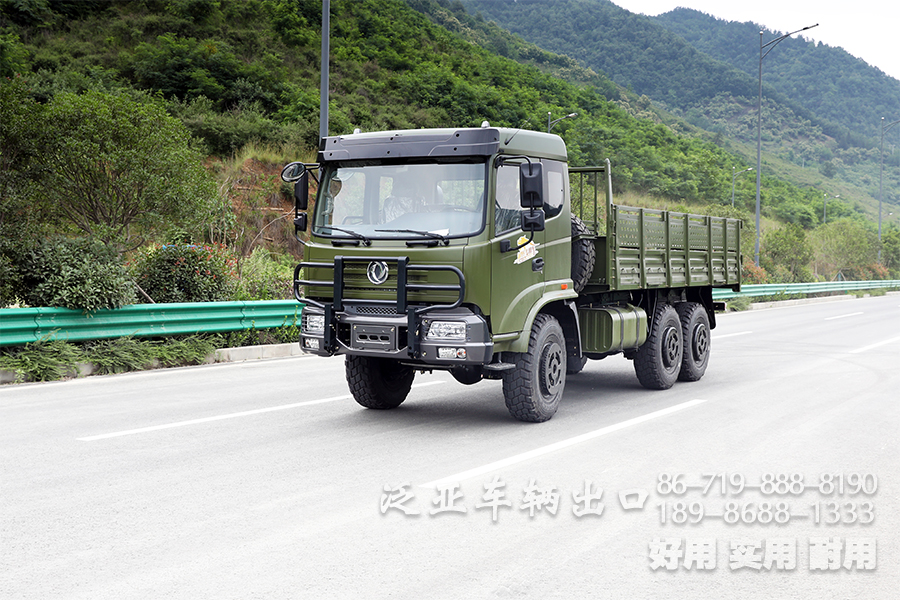 <strong>新款6驱平头驾驶室，带给你不一样的体验</strong>