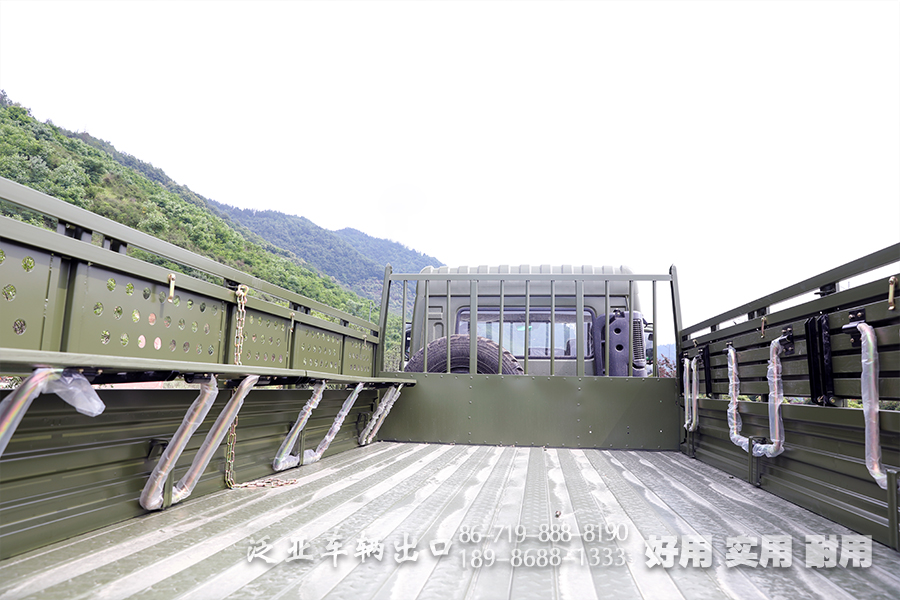 东风6×6,越野卡车厂家,专用卡车厂家,升级款货车,EQ2102载货车,东风六驱,六驱EQ2102,210马力货车,平头货车定制