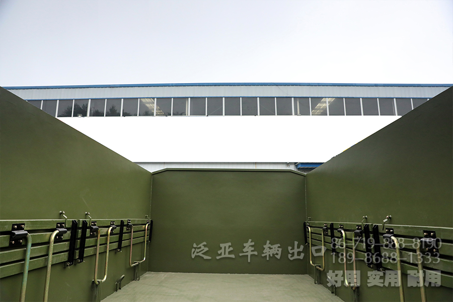 六驱装甲车,越野运兵车,防护型装甲车,防弹越野车,长头运兵车,国际维和车,部队训练指挥车,越野专用车,定制化出口车改装