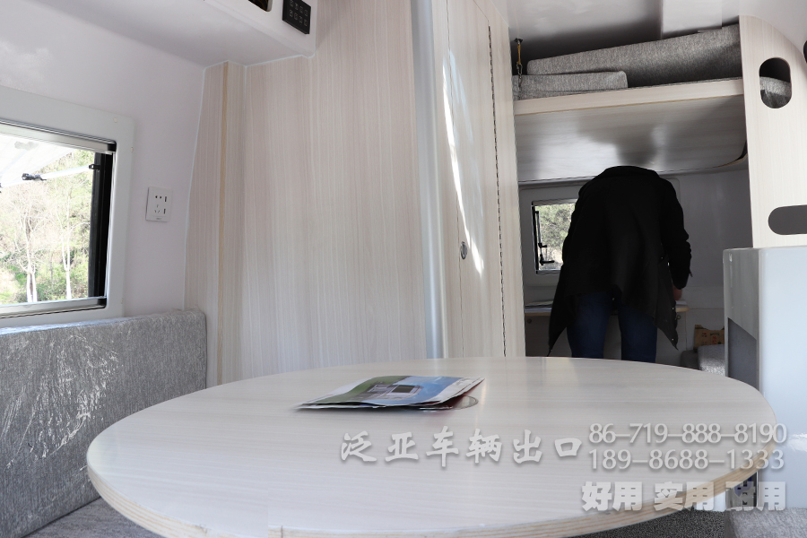 牵引车、拖挂房车、开来式拖挂房车、开来拖挂房车