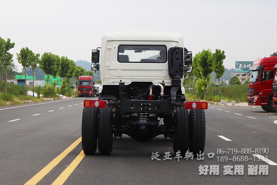 东风4X2底盘,大马力底盘 ,东风越野底盘 ,平头一排半底盘,载货底盘 ,190马力底盘,大功率底盘