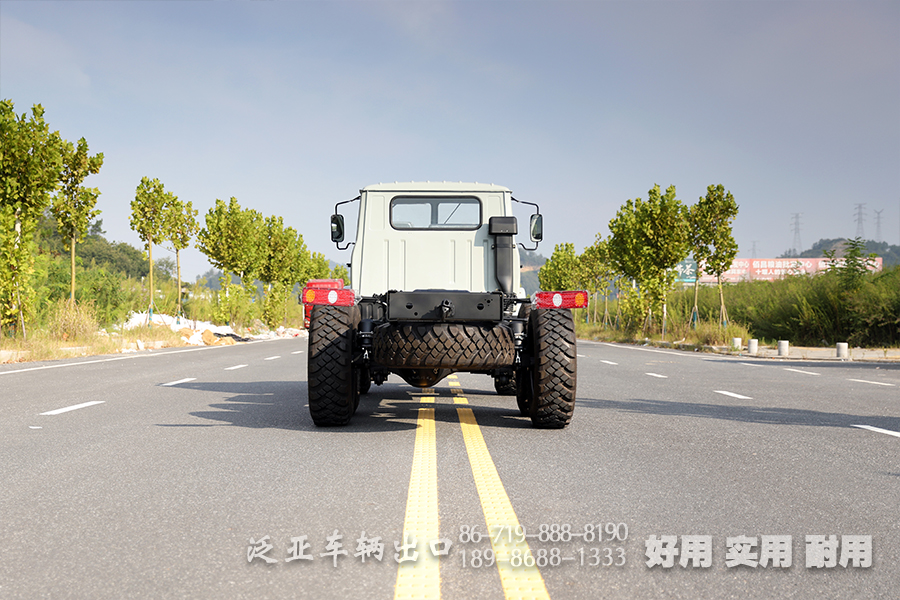 东风EQ2100底盘,东风6×6底盘,长头EQ2100底盘,六驱越野底盘,6×6尖头底盘,140底盘,运兵卡车,底盘出口,长头卡车,210马力卡车,卡车专用改装