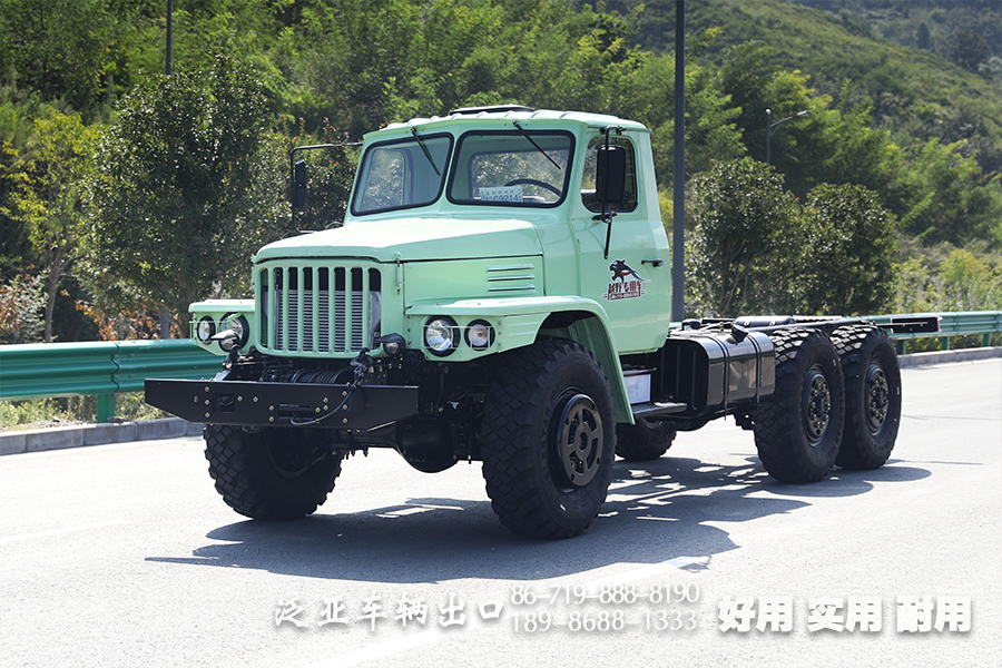 东风EQ2100底盘,东风6×6底盘,双玻璃EQ2100底盘,六驱越野底盘,6×6尖头底盘,EQ245底盘,运兵卡车,底盘出口,长头军车,190马力军车,军车专用改装
