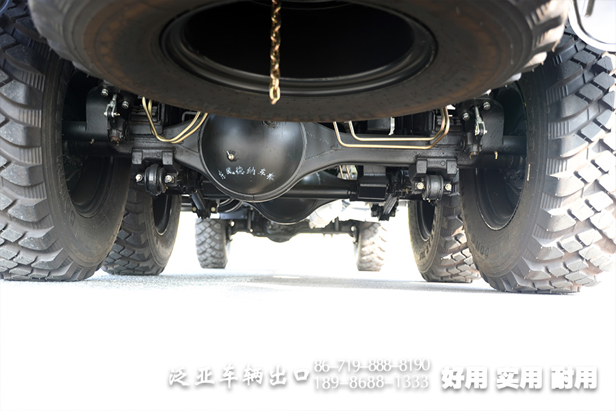 东风EQ2100,东风全驱越野卡车,长头EQ2100,六驱越野运兵车,6*6尖头载货汽车,六驱载货汽车,运兵卡车,长头卡车,210马力卡车,越野运兵车