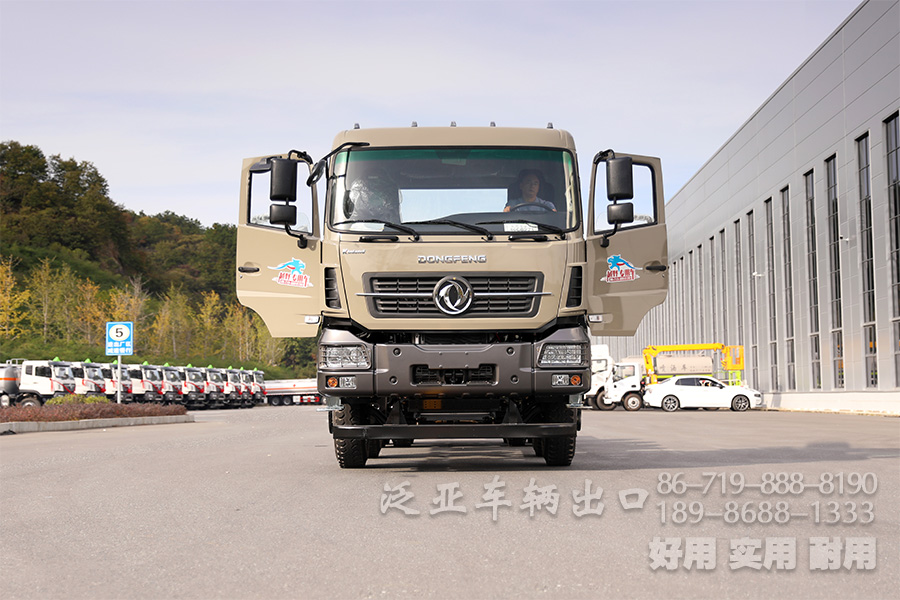 <strong>改装出口款：东风8x4平板运输车出口改装款底盘</strong>