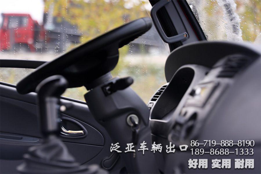 东风六驱、大马力底盘、越野运输车底盘、210马力底盘、出口专用底盘