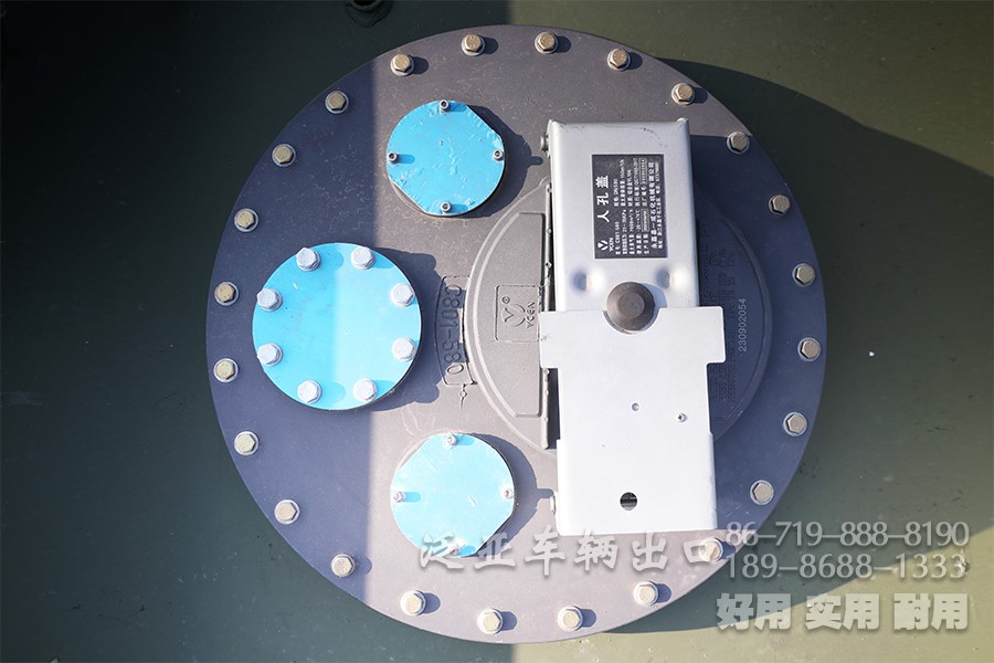 东风6x4、东风6x6、油罐车、加油车、罐式加油车、东风6x4越野油罐车、平头卧铺加油车