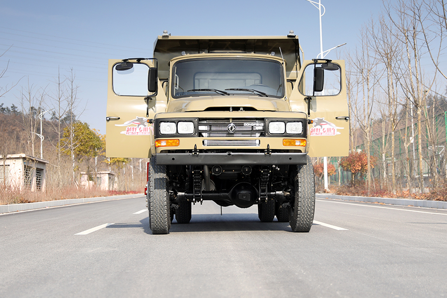 东风四驱，东风4x4，东风四驱尖头大玻璃越野卡车底盘，东风四驱底盘出口，东风底盘出口厂家