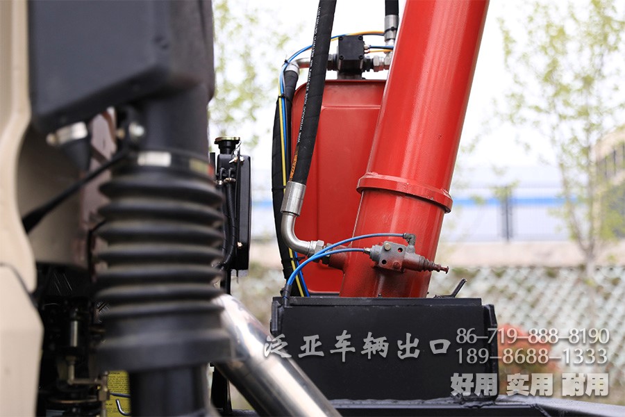 全驱自卸车，三桥自卸车，东风自卸车，东风六驱，后八轮自卸车，东风6×6，东风越野卡车，六驱自卸车，东风后八轮，后八轮卡车，全驱后八轮