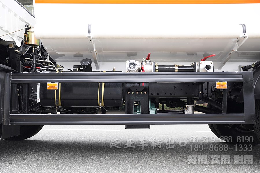 消防运水车，10方喷洒车，东风消防车，4*2水罐车，国三喷洒车，环卫绿化车，绿化喷洒车