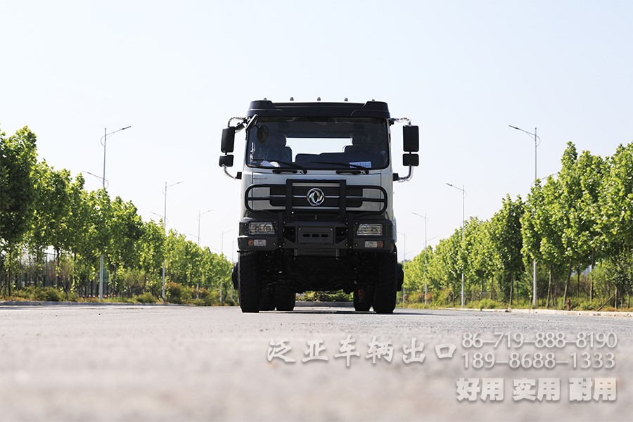 东风4x2，越野专用车底盘，190马力底盘