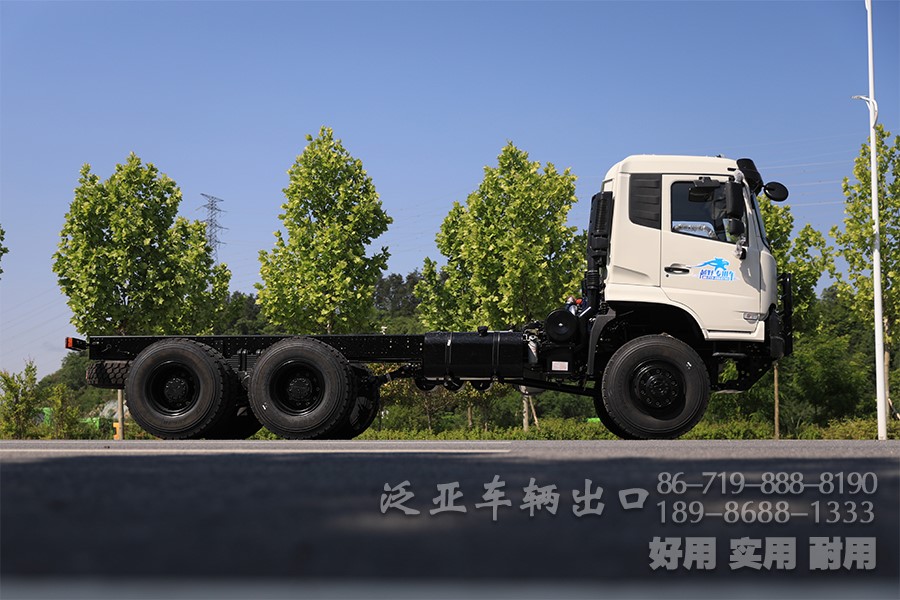 东风4x2，越野专用车底盘，190马力底盘