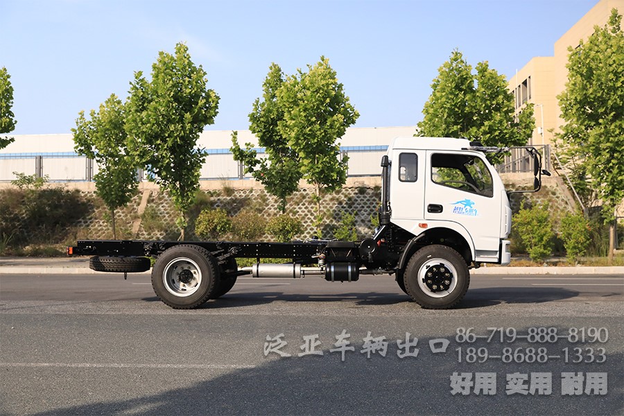 东风4x2，吸污车8档专用车底盘，多功能特种车底盘，底盘改装厂家