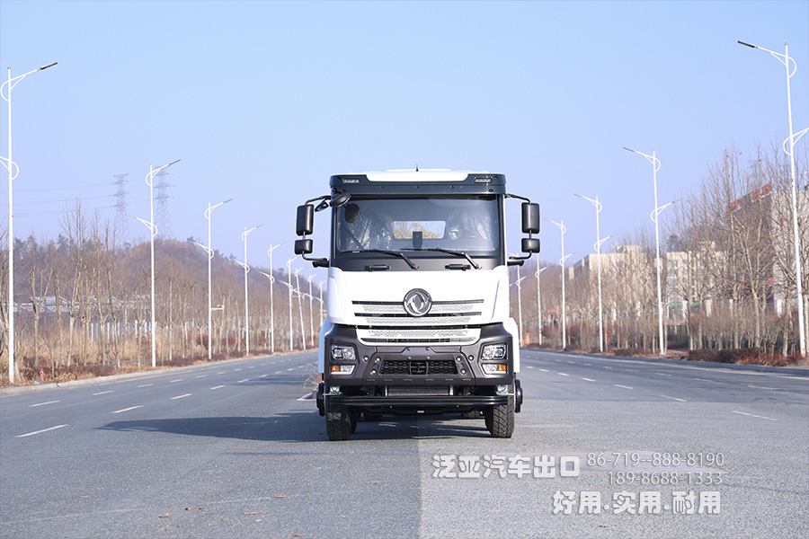 东风三桥卡车25吨底盘_280马力出口重型底盘车型_7米后八轮卡车底盘改装